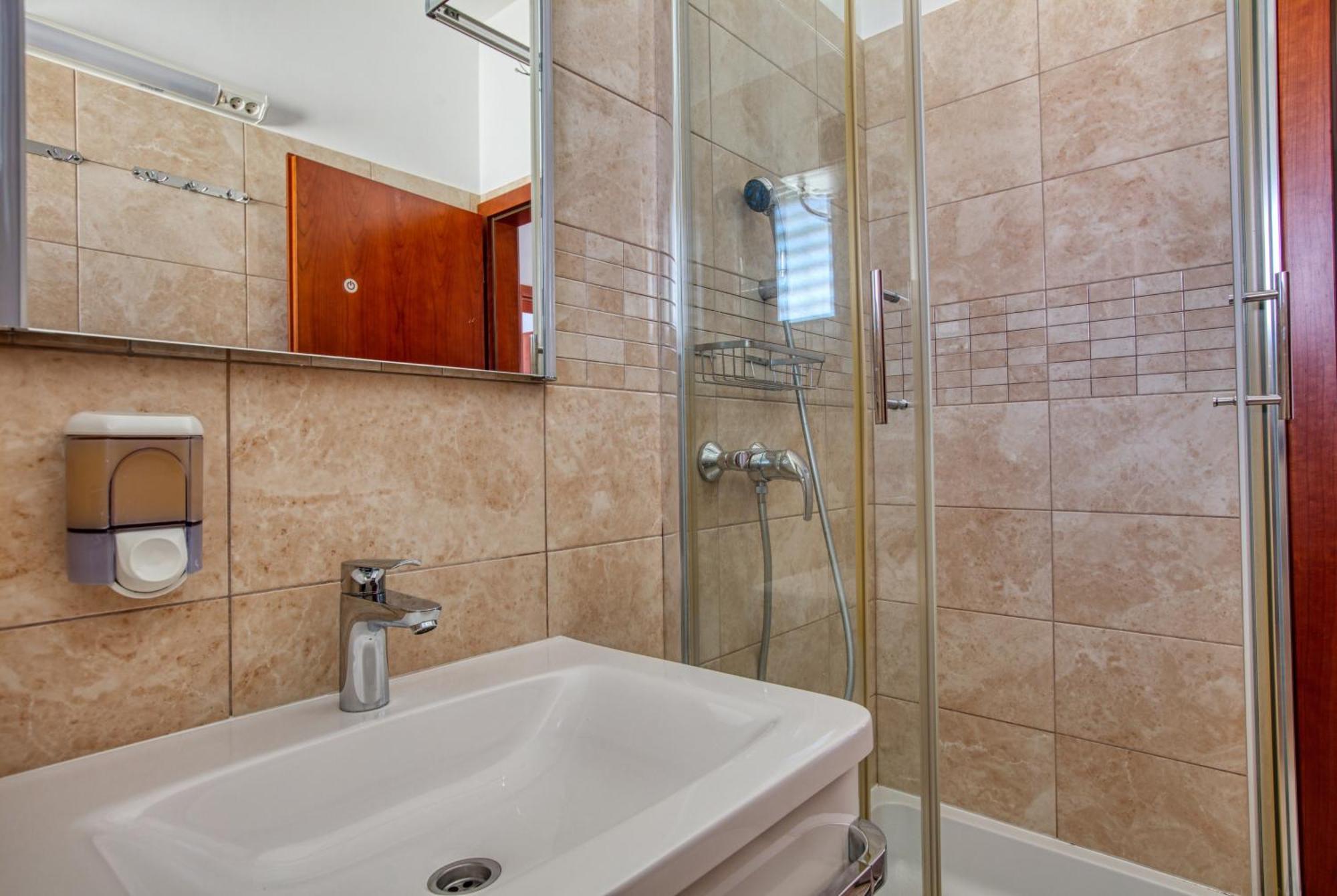 Family Friendly Seaside Apartments Brodarica, Sibenik - 4833 Brodarica (Sibenik-Knin) Quarto foto